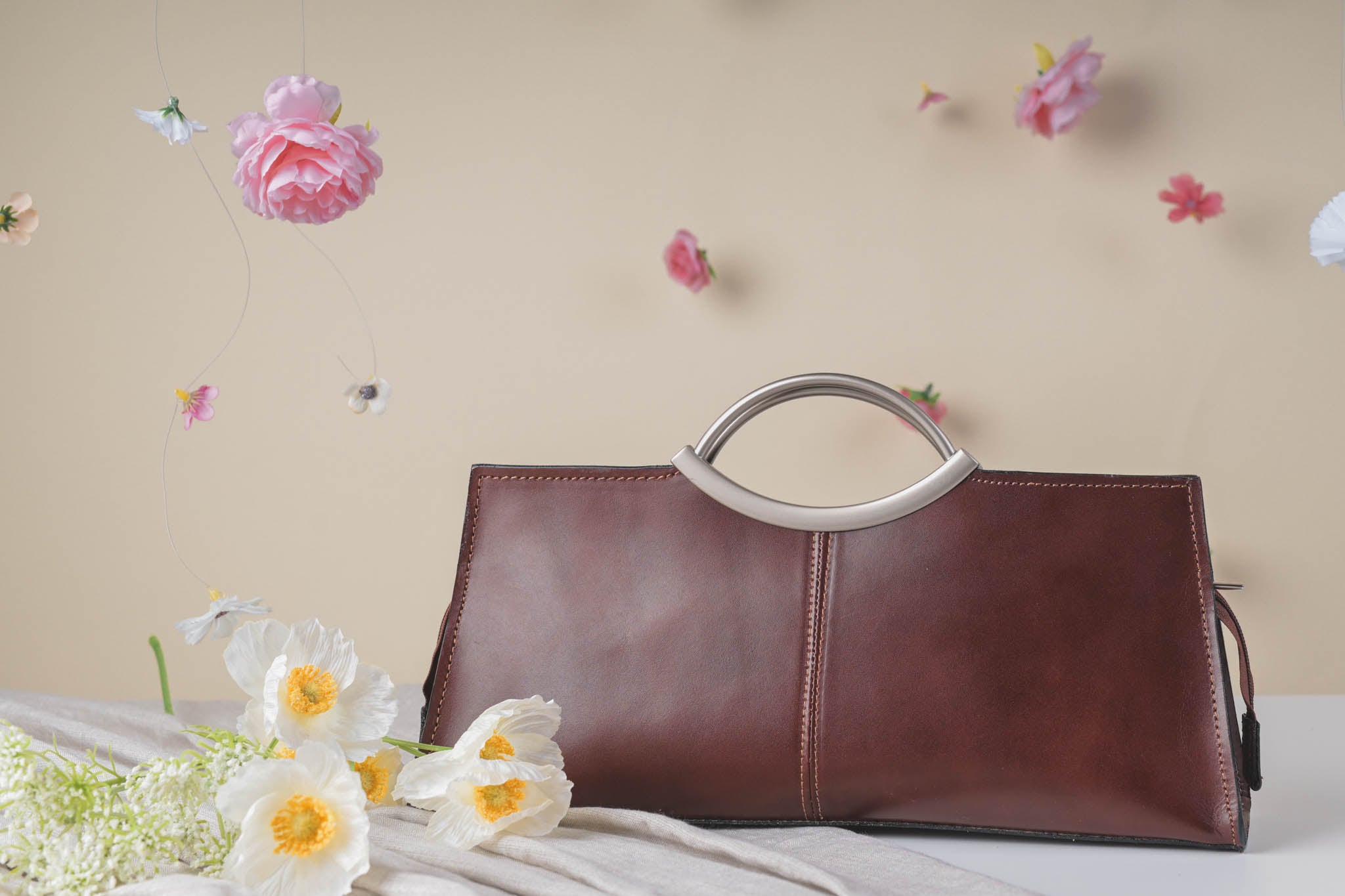 Laura – Fekete valódi bőr kézitáska | Olasz bőrtáska | Lunora Bags